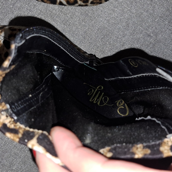SoME zip-up leopard 4"heel sz 8 boots. Brand new, never worn! Fits like a glove - Picture 6 of 8